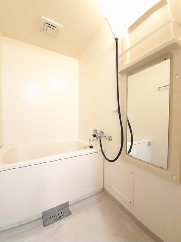 バス・シャワールーム　図面と現状に相違がある場合には現状を優先