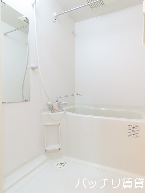 バス・シャワールーム　※同型タイプの為現状優先