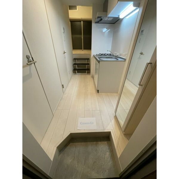 玄関　同じシリーズ写真となります