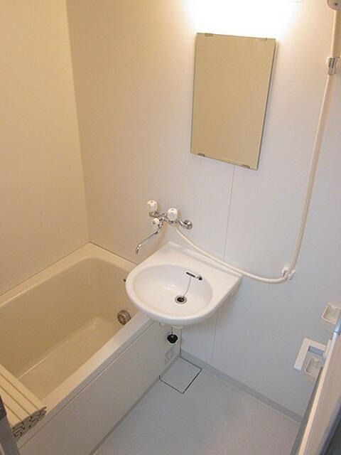 バス・シャワールーム　（別タイプ参考写真）クレスト東池袋　豊島区東池袋2