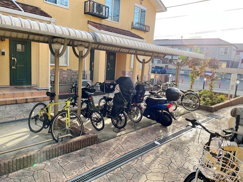 その他共有部分　屋根付き駐輪場