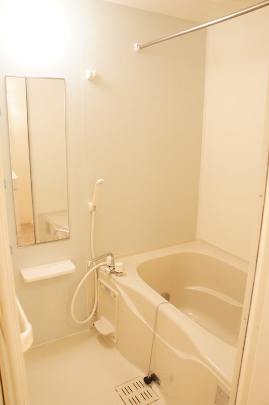 バス・シャワールーム　バストイレ別で快適な毎日