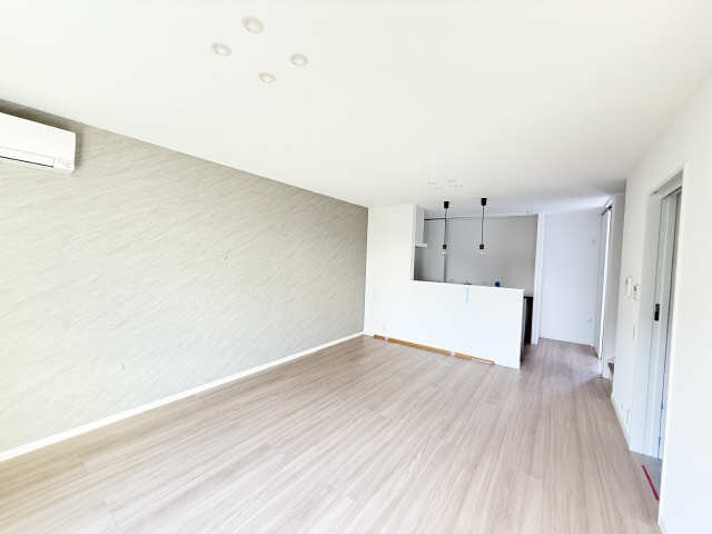 居室・リビング　工事中状況写真