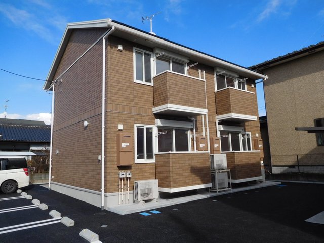 建物外観　南向きで日当たり良好　角部屋