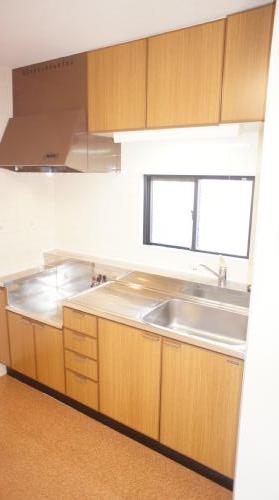 キッチン　広いキッチンでお料理らくらくはかどります。