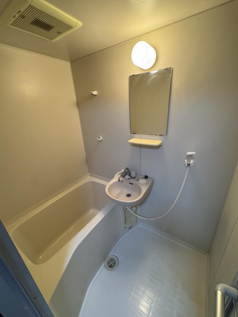 バス・シャワールーム　綺麗なバスルームです