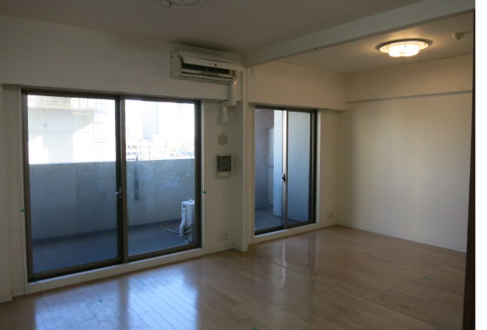 居室・リビング　こちらの居間で趣味の時間をお楽しみください