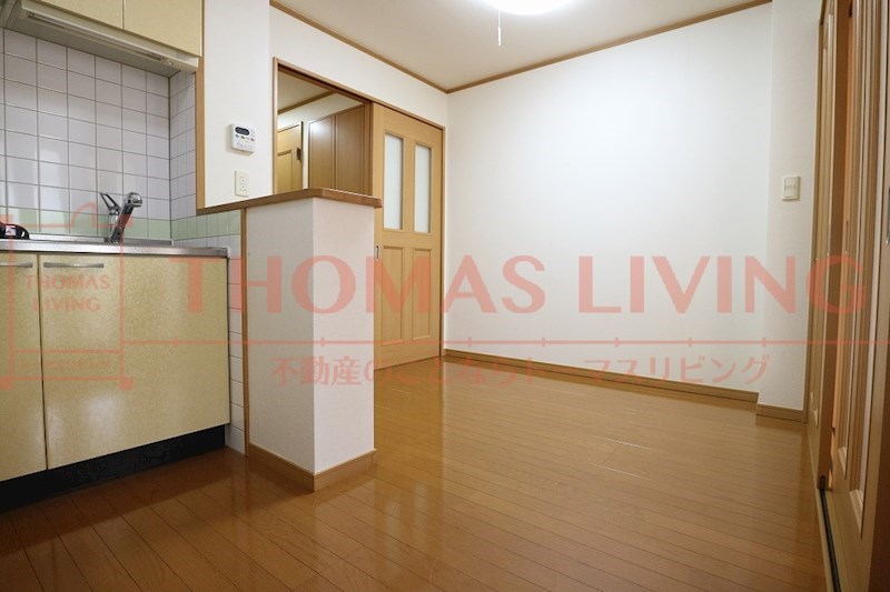 居室・リビング　写真は別号室です。