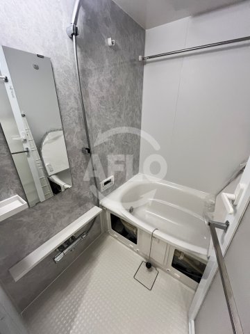 バス・シャワールーム　コンフォリア・リヴ博労町一丁目Q　浴室