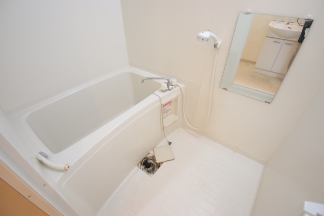 バス・シャワールーム　※別室の参考写真の為、現況優先です。