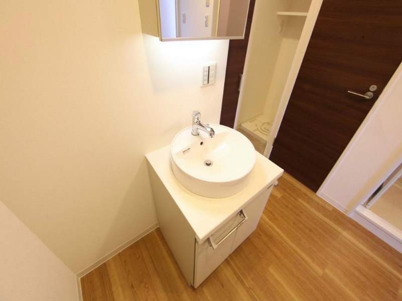 洗面設備　デザイン独立洗面台