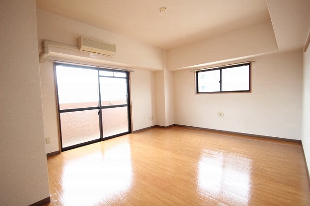 居室・リビング　別号室の写真です