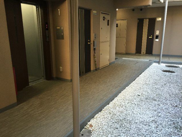 ロビー　■エレベーターホール