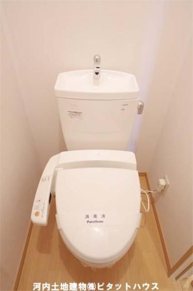 トイレ　温水洗浄便座