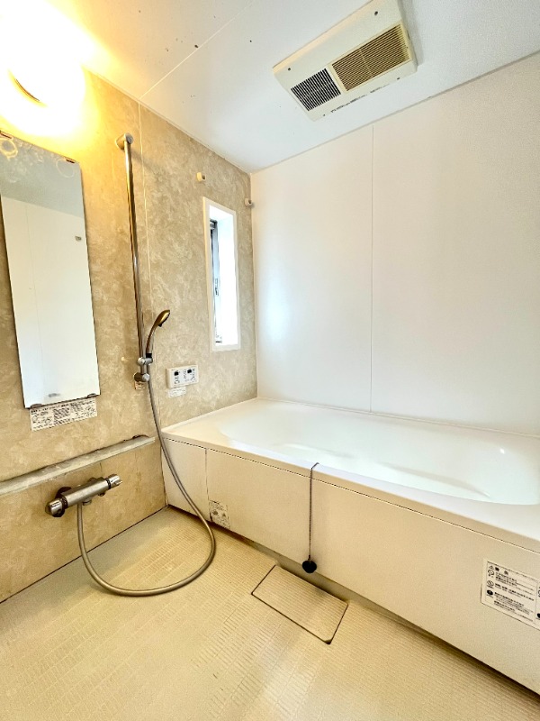 バス・シャワールーム　便利な浴室乾燥・追い炊き機能付き