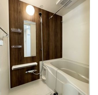 バス・シャワールーム　落ち着いた空間のお風呂です