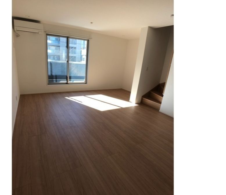 居室・リビング　こちらのリビングで趣味の時間をお楽しみください