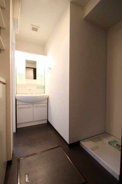 洗面設備　同物件別号室の写真です。