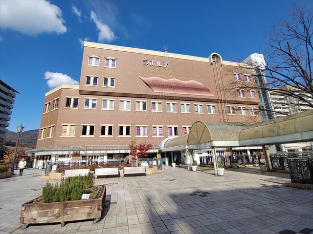 ショッピングセンター　ラポルテ本館（ショッピングセンター）まで785m