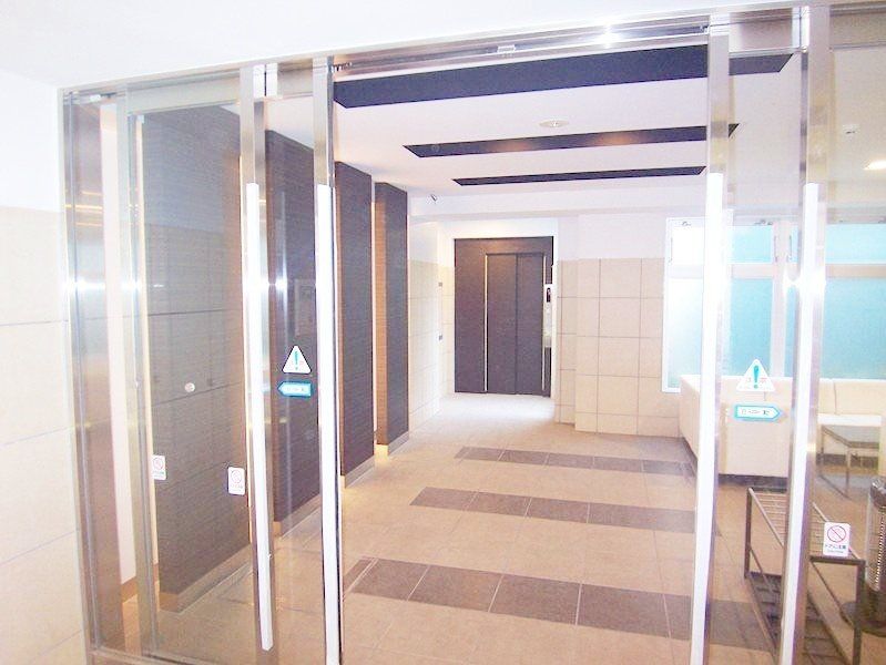 エントランス　エントランス