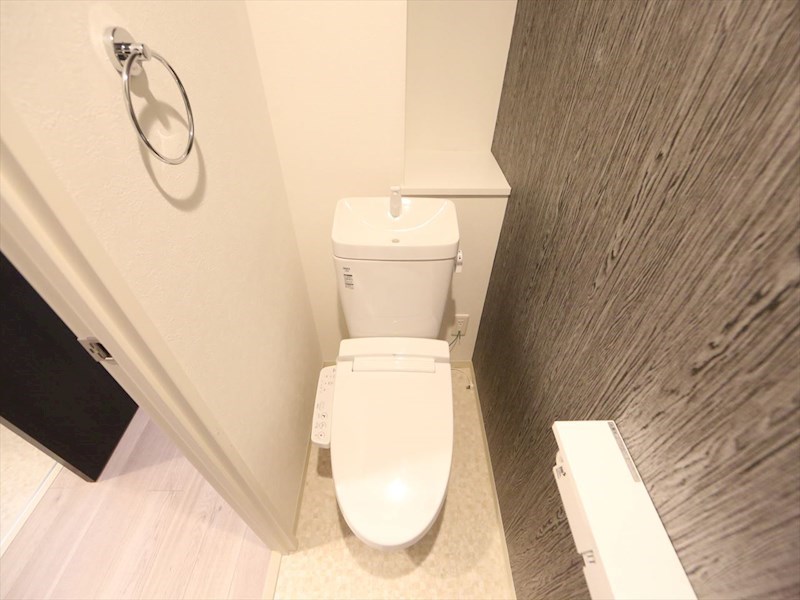 トイレ　温水洗浄暖房便座付トイレ