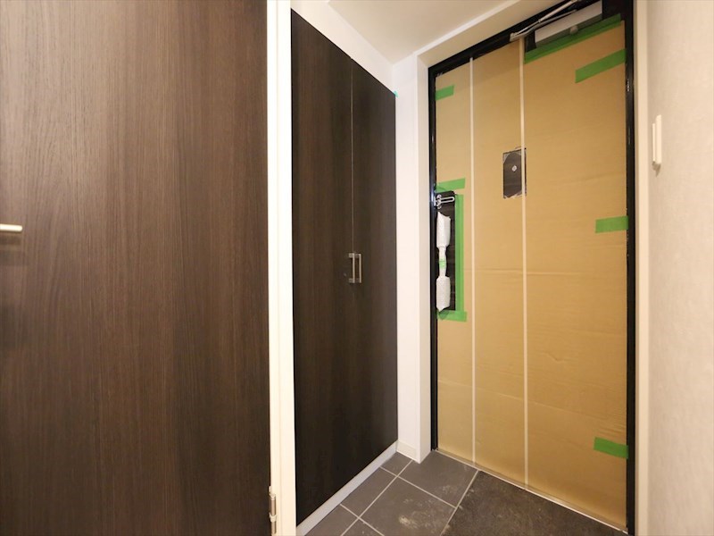 玄関　玄関　シューズボックス付（収納充実してます）