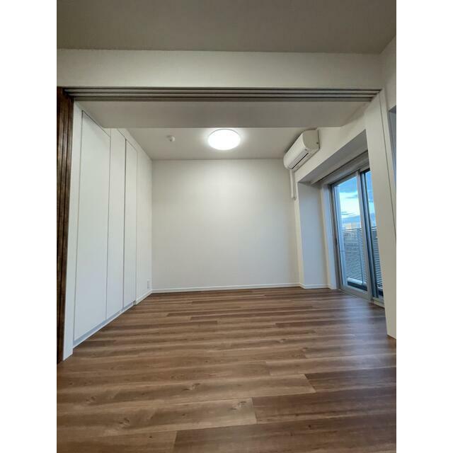 その他部屋・スペース　洋室４．０帖　　エアコン付き　　収納付き