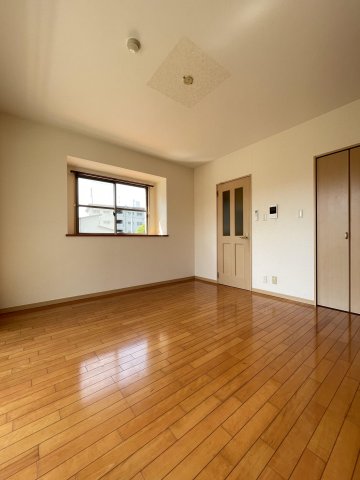 その他部屋・スペース　風通しも良い寝室です☆