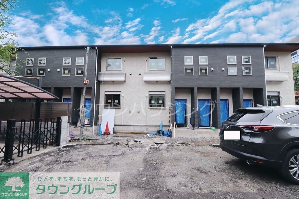 建物外観　駐車場