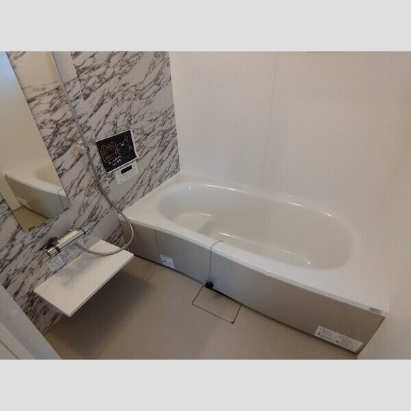 バス・シャワールーム　浴室