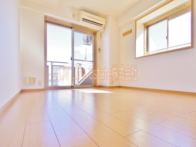 居室・リビング　同仕様写真