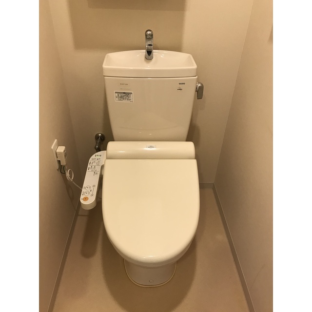 トイレ　温水洗浄便座