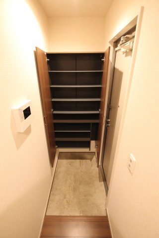 収納　シューズボックス