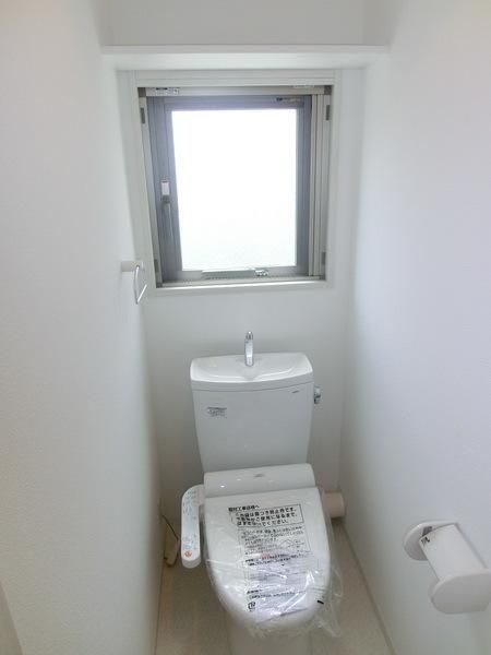 トイレ　洗浄暖房便座