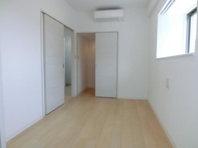 その他部屋・スペース　振分けの寝室にも全室エアコン照明付