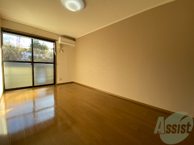 居室・リビング　７．５帖のリビングです。広々としていますね。