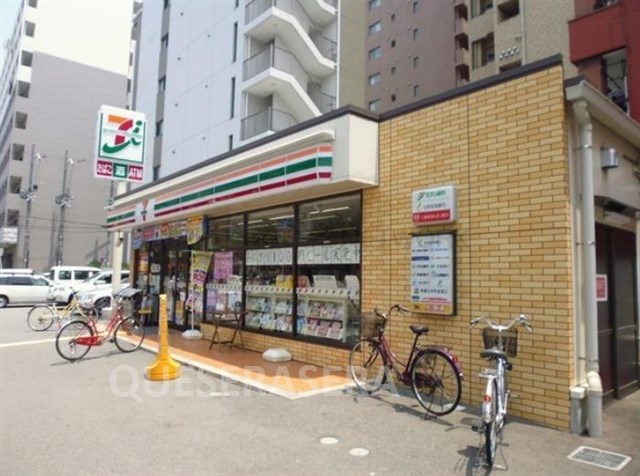 コンビニ　セブンイレブン（コンビニ）まで730m