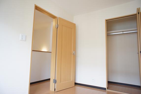 その他　収納もあるお部屋です。