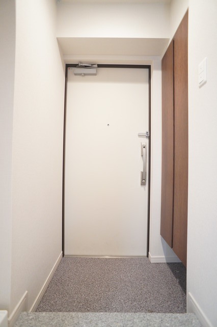 玄関　参考写真（同建物別部屋のものです）