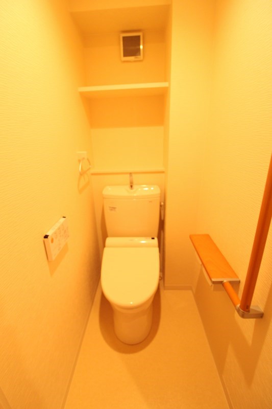 トイレ　別部屋参考画像