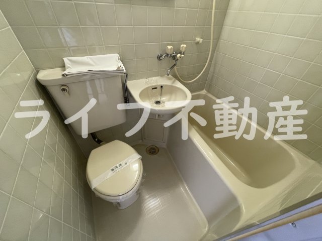 バス・シャワールーム　落ち着いた空間のお風呂です
