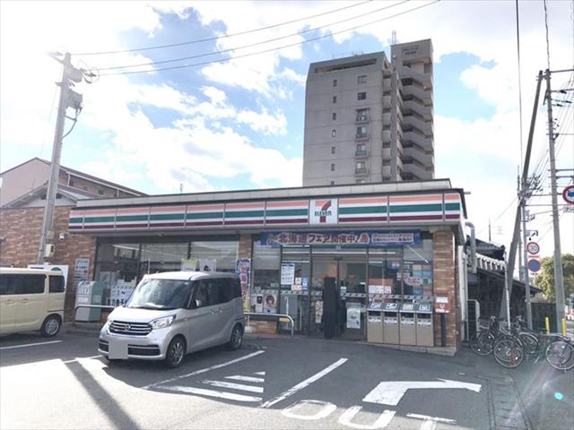 コンビニ　セブンイレブン（コンビニ）まで1039m