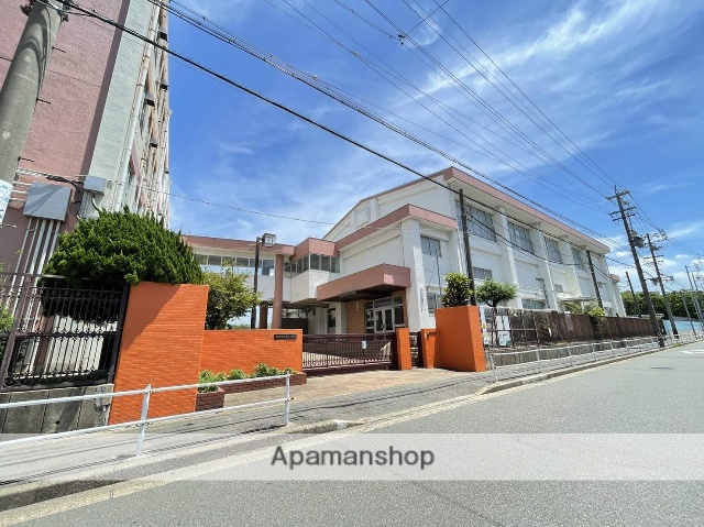 小学校　港西小学校（小学校）まで416m