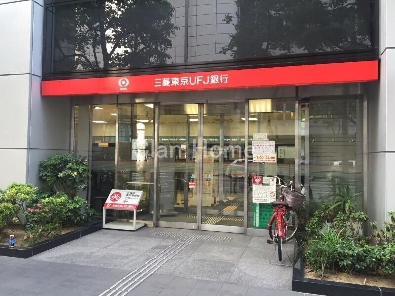 銀行　三菱UFJ銀行船場中央支店（銀行）まで652m