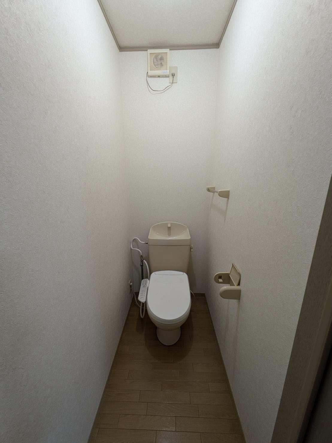 トイレ　トイレには快適な温水洗浄便座付き♪