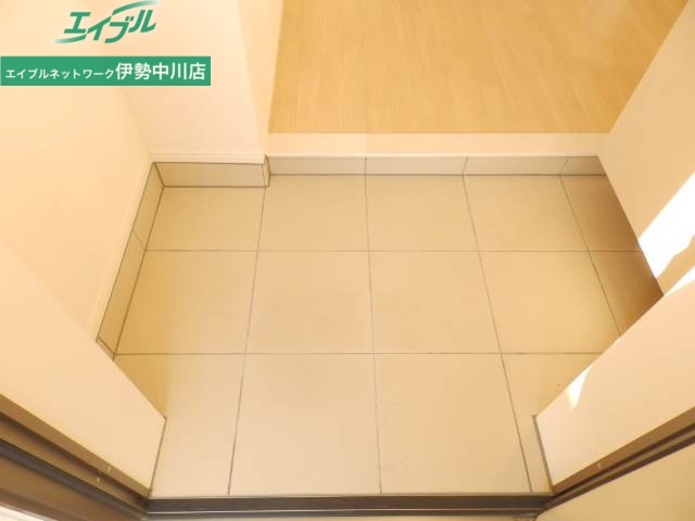 玄関　同反転タイプの画像です