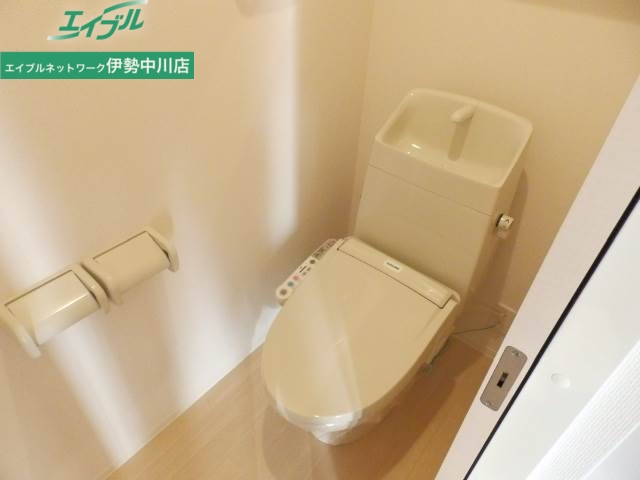 トイレ　同反転タイプの画像です