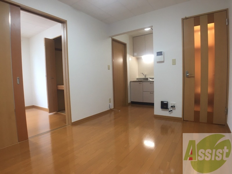 居室・リビング　広くてキレイなお部屋が広がっていて、充実した生活が送れそう。