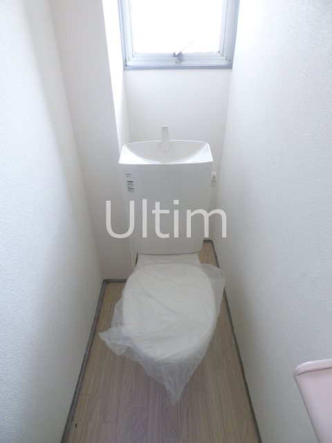 トイレ　別部屋のお写真です。ご参考までに！