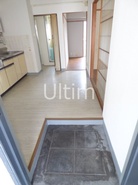 玄関　別部屋のお写真です。ご参考までに！